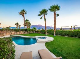 360 Mountain Views, Pool and Spa by MariamsBnb，位于沙漠温泉的酒店