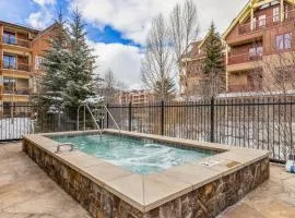 Cozy 2BR Breck Getaway Peaceful Balcony View