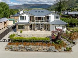 Wanaka Lake House，位于瓦纳卡的酒店