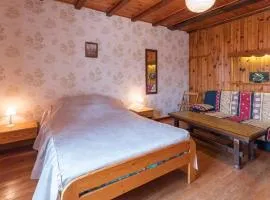 Chambres Confortables avec Petit Déjeuner Inclus et Salon de Jardin - FR-1-583-284