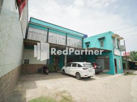 Surabaya Jaya Hotel near Soekarno Hatta Airport Redpartner，位于Rawalembang的酒店