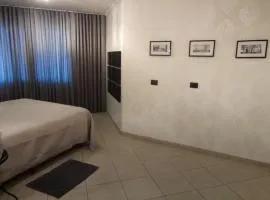 A melhor acomodação entre Pinhais e Curitiba - quarto para até O4 pessoas em casa com garagem