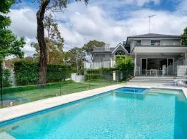 Oatley Escape with Pool Relax in Style & Elegance