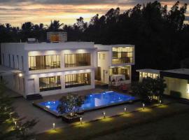 Magnolia - Luxury 3BR Private Pool villa by Jade，位于班加罗尔的酒店