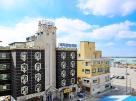 Beach Condo Motel，位于泰安的酒店