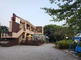 Anmyeondo Noeul Shimteo Pension，位于泰安的酒店