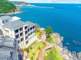 Samcheok white romantic pension