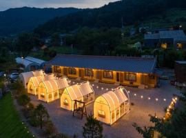 Hanok stay under the golden sky in Yangpyeong，位于杨平郡的酒店