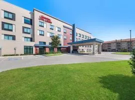 Hampton Inn & Suites Dallas - Farmers Branch