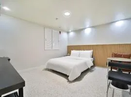 Anyang Rivera Hotel