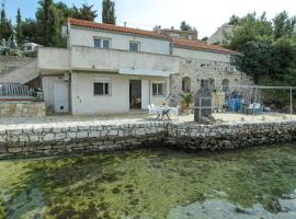 Apartment More 1，位于Savar的酒店