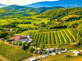 Saxida Wine & Camping Resort - Campsite，位于Dornberk的酒店