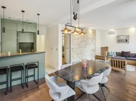 Luxury in the heart of St Germain A/C 3 BR outdoor
