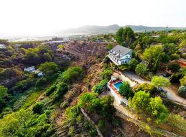 Villa Ignacia B&B - Serenity in Nature between Ronda & Setenil de las Bodegas，位于阿里亚特的酒店