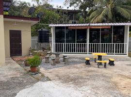 Labuan homestay Sonamu Vill，位于拉布安的度假屋