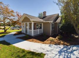 PIckens Place Unit B，位于Pickens的酒店