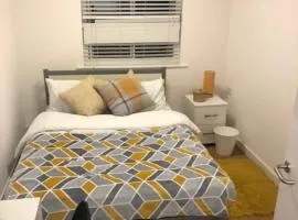 Sunny Southampton 3 Bedroom Apartment