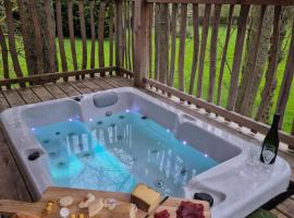 Cabane insolite 2 p Jacuzzi Domaine du Marais 91 Magnolia，位于Maisse的豪华帐篷