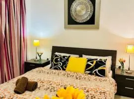 Seaside Spinola APT in St Julians, Queen beds