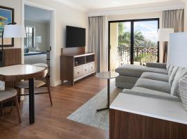 The Atlantic Suites on the Ave，位于德尔雷比奇的酒店