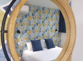 Logis Loire Hotel - Les Cocottes Restaurant，位于Les Rosiers-sur-Loire的酒店