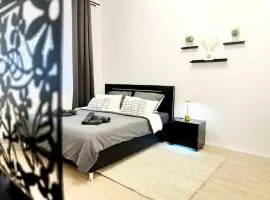 HolidayHome Apartments I Spacious Private Room in Heart of Berlin