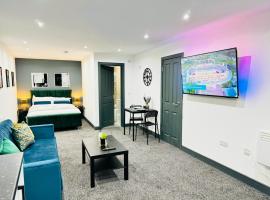 Rooms Near Me - Lucky Find! Apartment Studio SmartTv Parking M5 J3，位于Old Hill的酒店