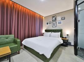 Changwon Palyong-dong Hotel Cozy，位于昌原市的酒店