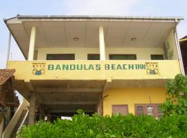 班杜拉海滩宾馆，位于希克杜沃的宾馆