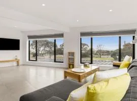 Apartment 2815 – Bay Views in The Village