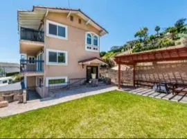 Hilltop Oasis Near Palos Verdes