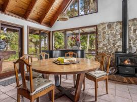 Stunning Cabin Retreat By The Sea，位于Scarborough的酒店