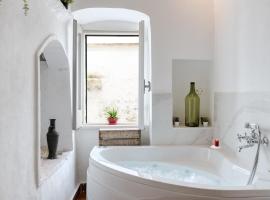 Suite Diffuse - Widespread Suite Collection PCB LUXURY，位于奥斯图尼的自助式住宿