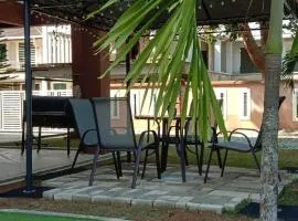 Al Baraqah Baiti Homestay Melaka with Garden Pool