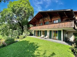 Gstaad Gem: Best Alps View Serene Pond，位于格施塔德的酒店