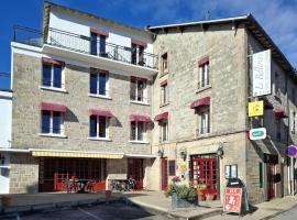 乐贝勒里夫酒店，位于Peyrat-le-Château的酒店