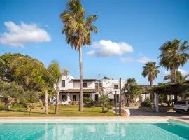 Villa a 300 Mt. dal Mare (Magaggiari) con campo da tennis