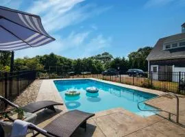 Oasis near beach Pool large yard and airy kitchen