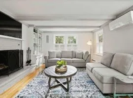 2 Min to Mayflower Beach Dog Friendly