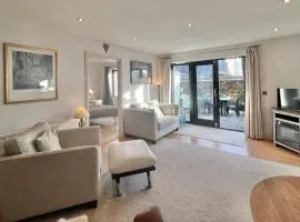 Central Spacious Ground Floor Flat with Courtyard