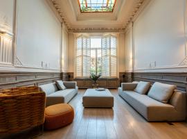 Villa Euphrosina boutique verblijf met verwarmd zwembad, sauna, vlakbij het strand van Oostende，位于奥斯坦德的住宿