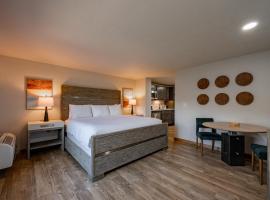 Cove Creek Lodge 105 Poolside Executive King Suite，位于奥克兰的酒店