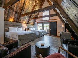 Cove Creek Lodge 201 Poolside Double Queen Fireplace Room，位于奥克兰的酒店