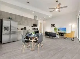 Modern 2BR I Gym I Parking I Workspace