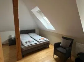 Doppelzimmer, TV- Bad, Kühlschrank- Parkplatz-17