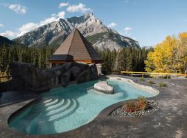 Hotel Canoe and Suites，位于班夫的带按摩浴缸的酒店