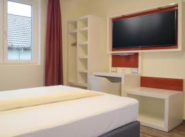 艺术酒店，位于圣莱昂-罗特的酒店