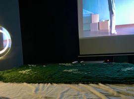 N'stay - Netfix Stay room- Cafe Film Netflix - Bar cafe & drinks 2424，位于河内的酒店