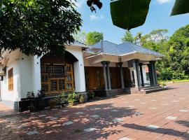 Entire Private Luxury Resort in Wayanad - Cinnamon Villa Wayanad，位于Panamaram的酒店