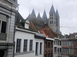 Artistically Designed Room Tournai，位于图尔奈的民宿